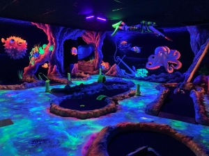 Muziek tijdens glowgolf